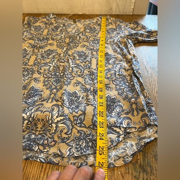 🩵 SoyaConcept Long Sleeve Floral Blouse – Size M – Blue & Beige Pattern🩵 - Picture 5 of 9